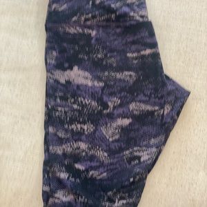 Align Snake print purple